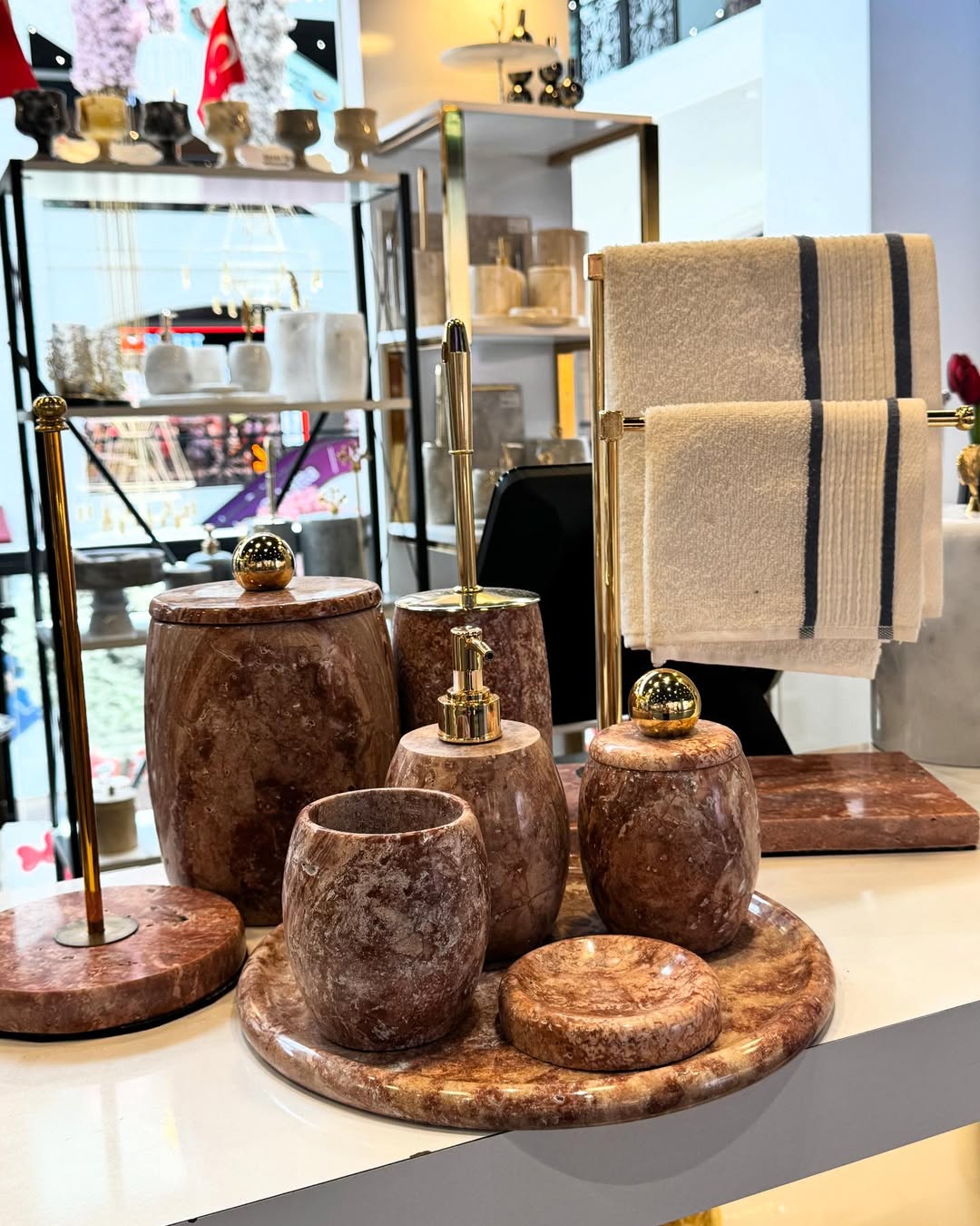 PEMBE TRAVERTEN OVAL MODEL BANYO SETİ - Pietro Di'Marble