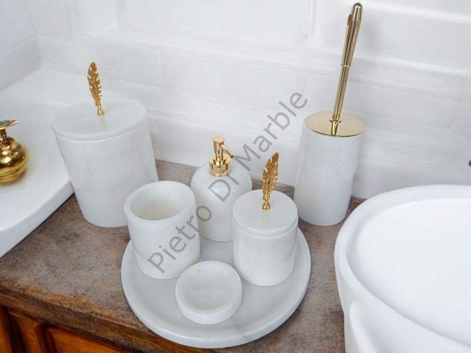 Beyaz Mermer 7 parça Klasik Model Banyo Setimiz (GOLD RENK AKSESUAR)