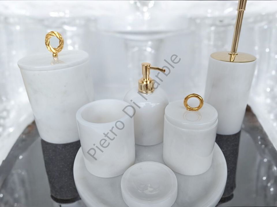 Beyaz Mermer 7 parça Klasik Model Banyo Setimiz (GOLD RENK AKSESUAR)