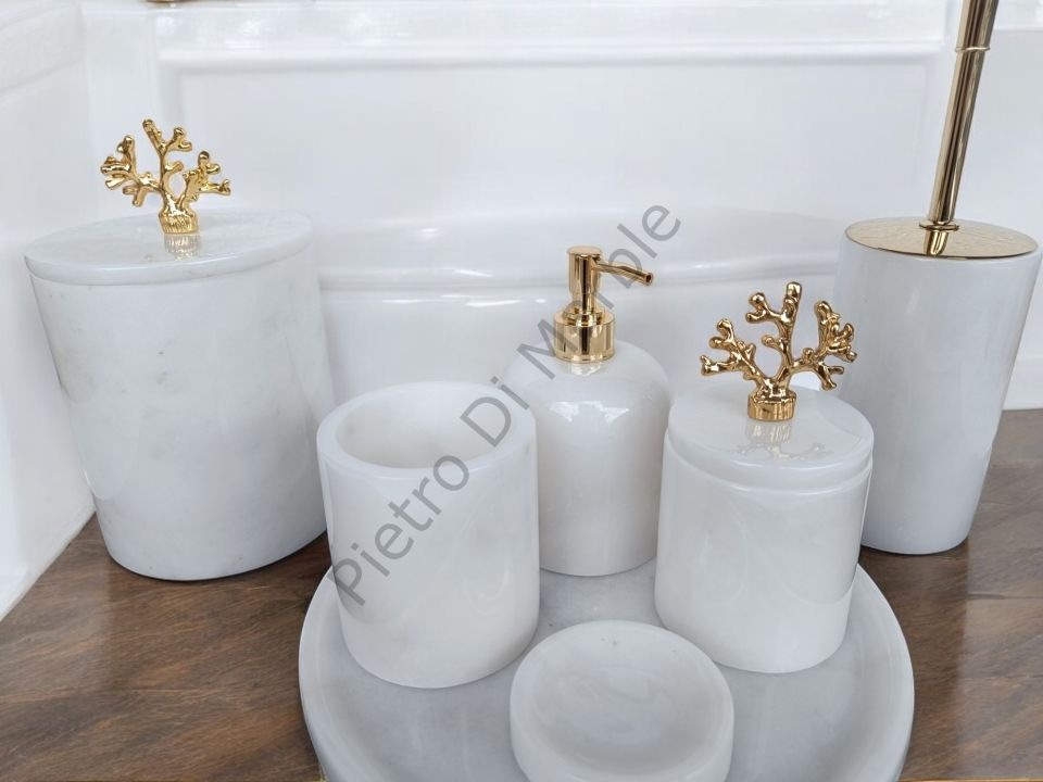 Beyaz Mermer 7 parça Klasik Model Banyo Setimiz (GOLD RENK AKSESUAR)