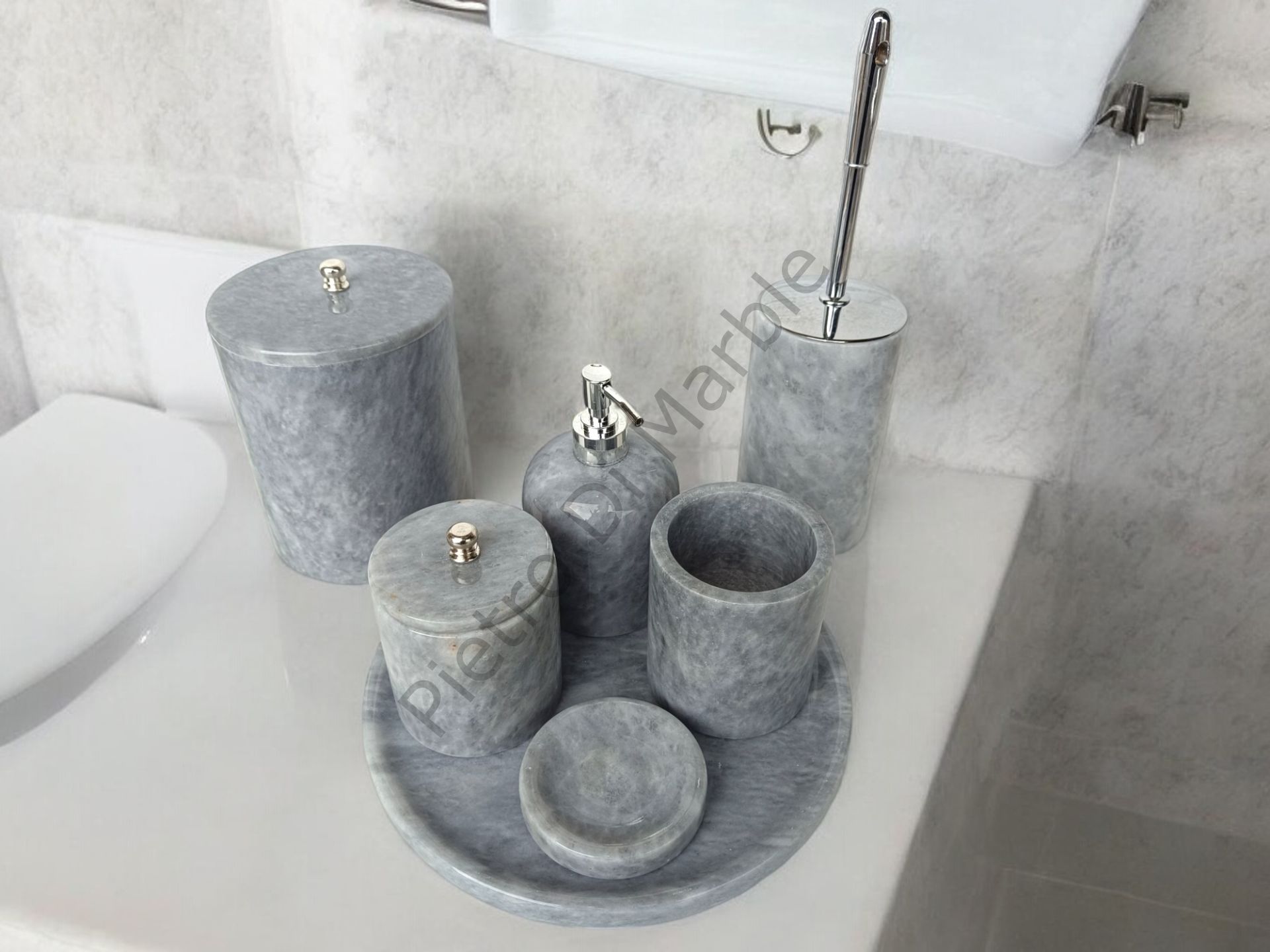 Gri Mermer 7 parça Klasik Model Banyo Setimiz (GÜMÜŞ RENK AKSESUAR)