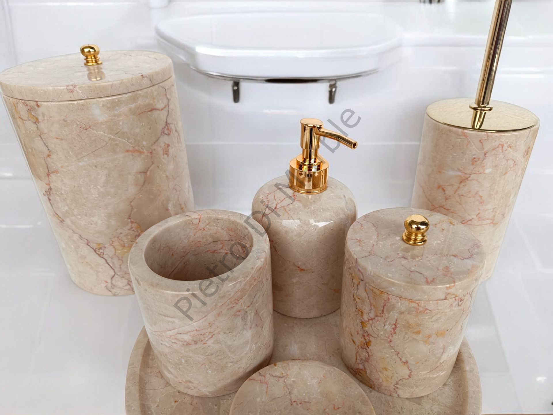 Bej Mermer 7 parça Klasik Model Banyo Setimiz (GOLD RENK AKSESUAR)